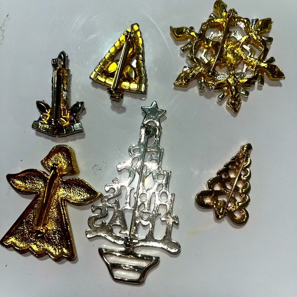 Festive Christmas Brooch Set - Picture 6 of 6